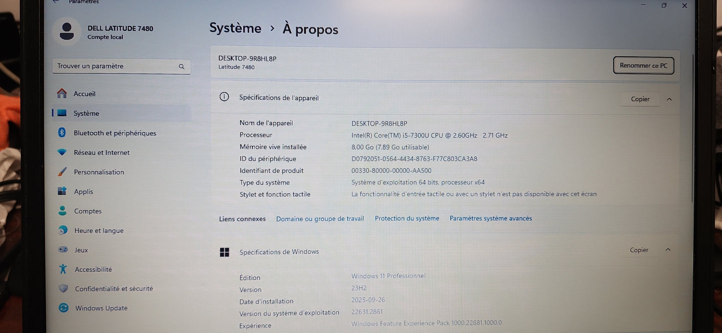 *DELL LATITUDE 7480 CORE i5 7300U(COUVERCLE LEGEREMENT GRADE B REGARDER PHOTOS)