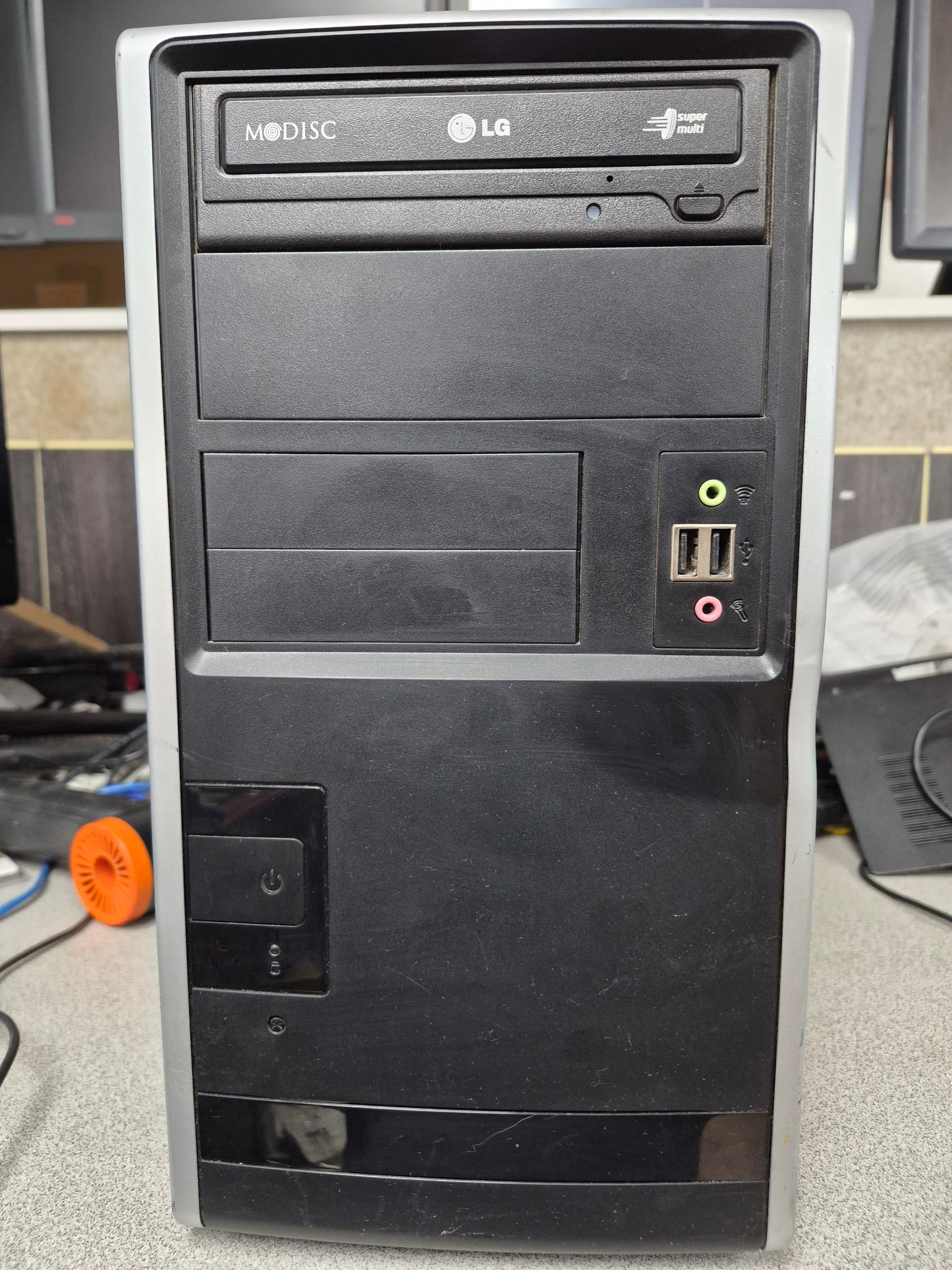 Tour Générique ASUS P8H61-M LE CSM — Core i5-3570 — 8 Go DDR3 — 240 Go SSD — Windows 11 Famille