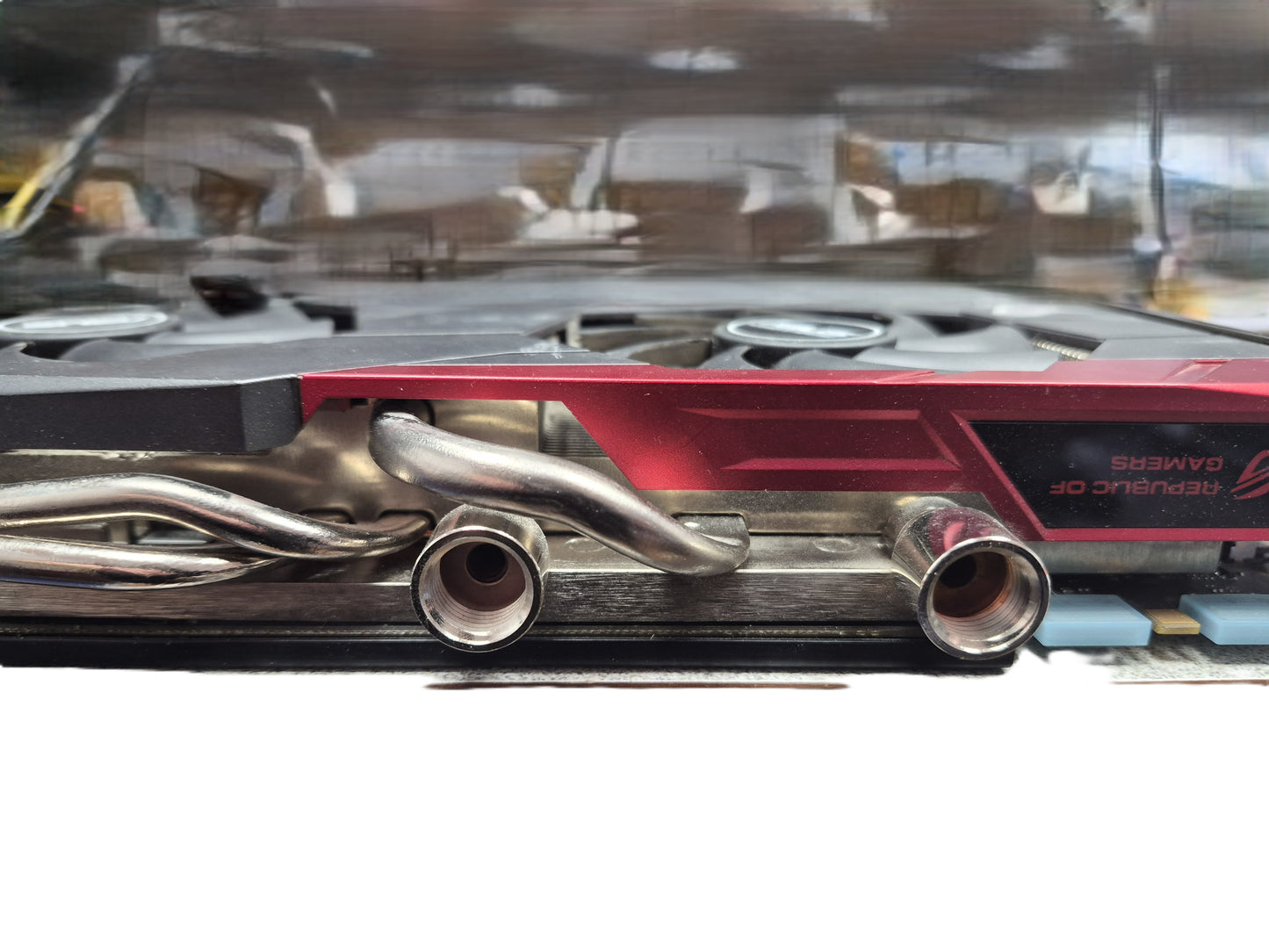 ASUS NVIDIA GeForce GTX 980 Poseidon — 4 Go GDDR5 — Hybride Air/Watercooling — DVI / 2x DP / HDMI