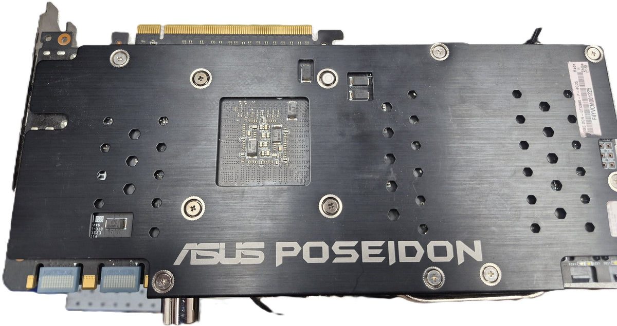 ASUS GTX 980 Poseidon — étiquette modèle POSEIDON-GTX980-P-4GD5, SN F4YVCM001225, Made in China