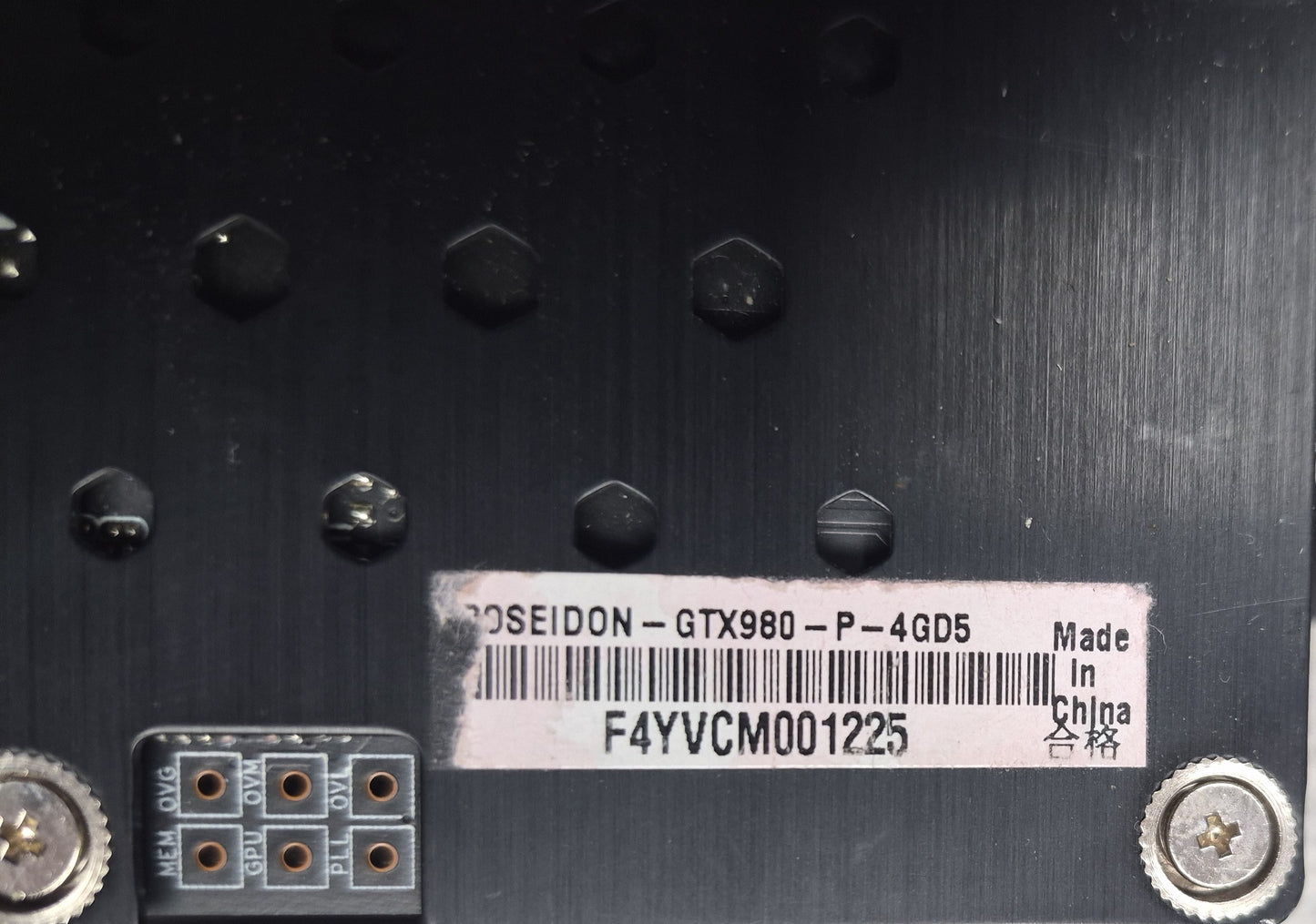 ASUS NVIDIA GeForce GTX 980 Poseidon — 4 Go GDDR5 — Hybride Air/Watercooling — DVI / 2x DP / HDMI