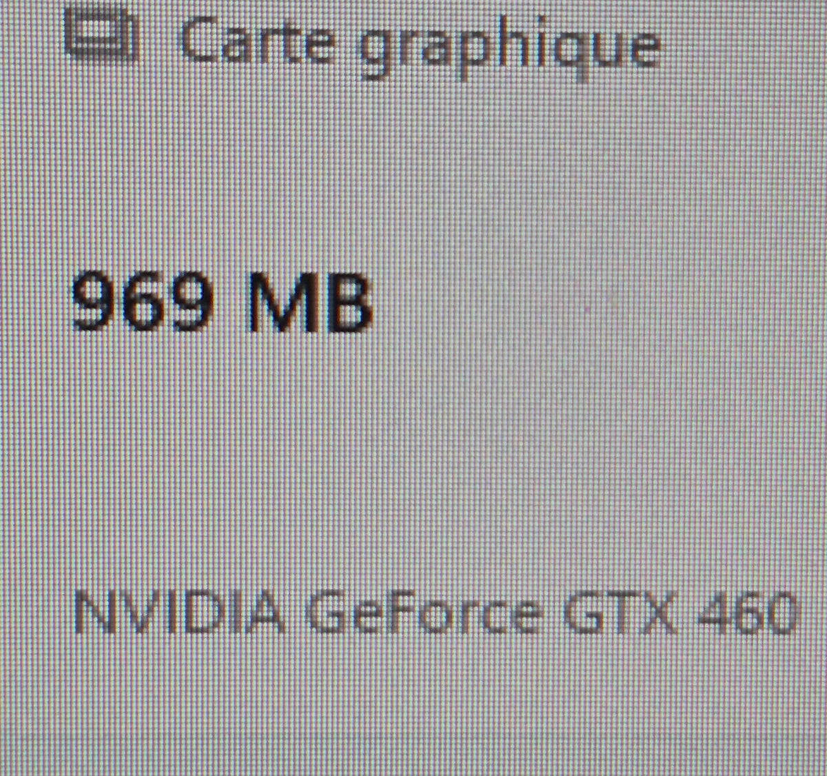 EVGA GeForce GTX 460 — vue dessus ventilateur centrifuge EVGA avec logo GTX 460