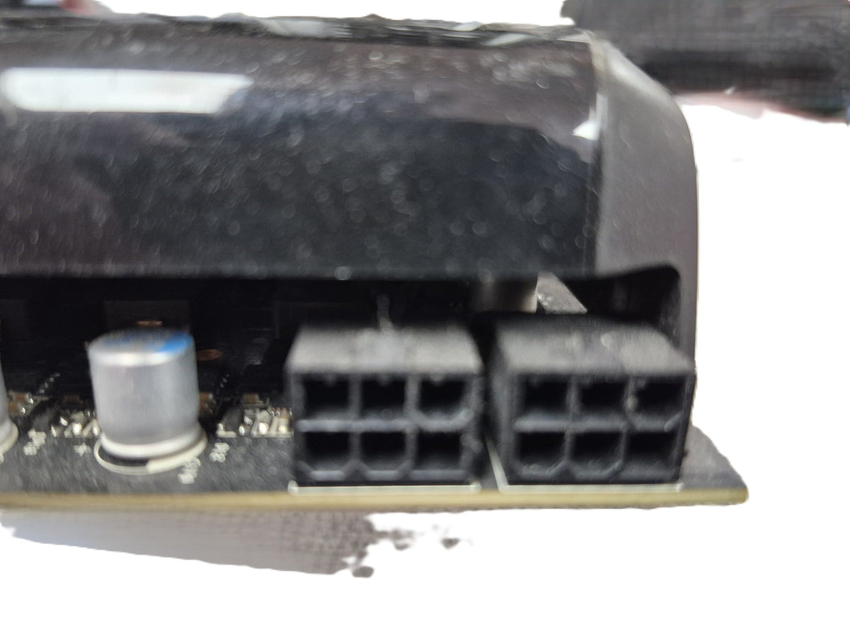 EVGA GeForce GTX 460 — connecteurs alimentation 2x 6 broches PCIe