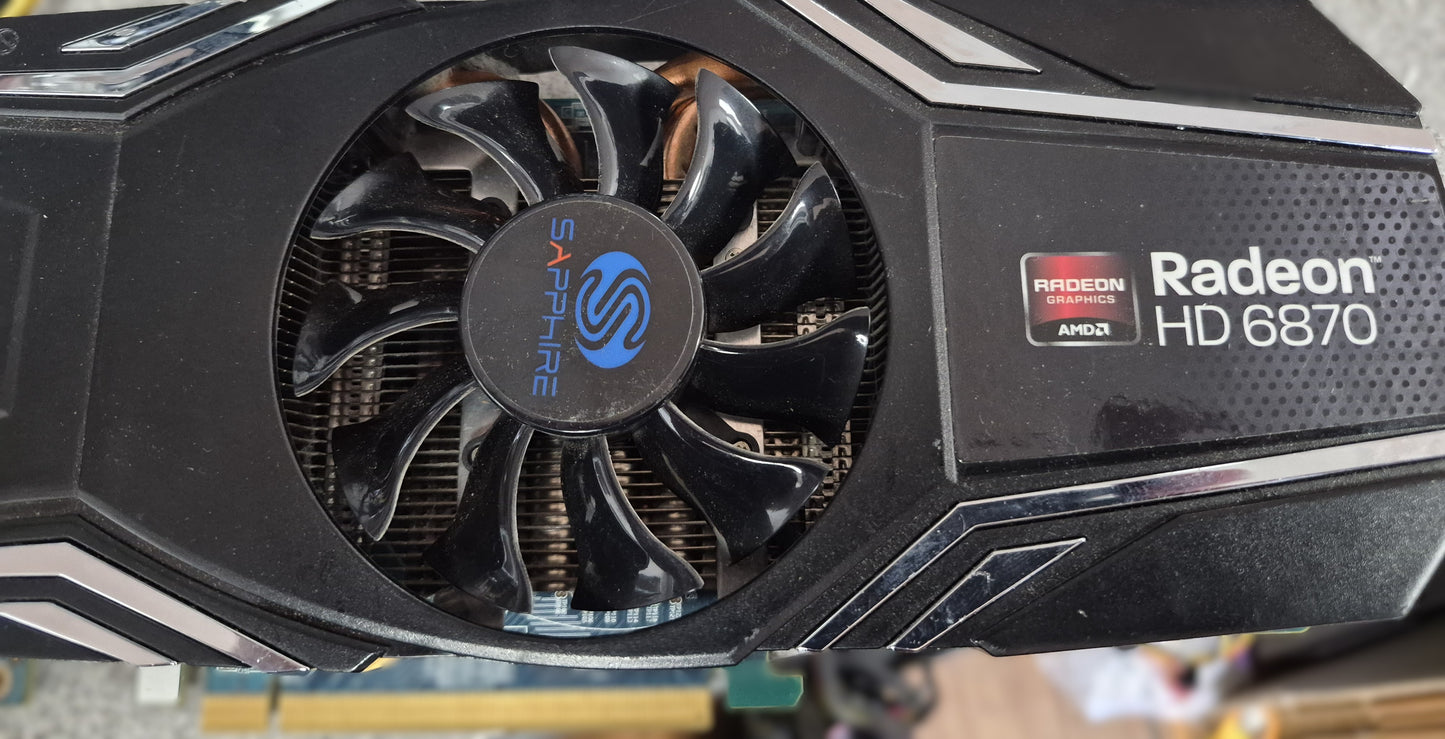 AMD Radeon HD 6870 Series — 1 Go GDDR5 — PCIe x16 — 2x DVI / DisplayPort / HDMI