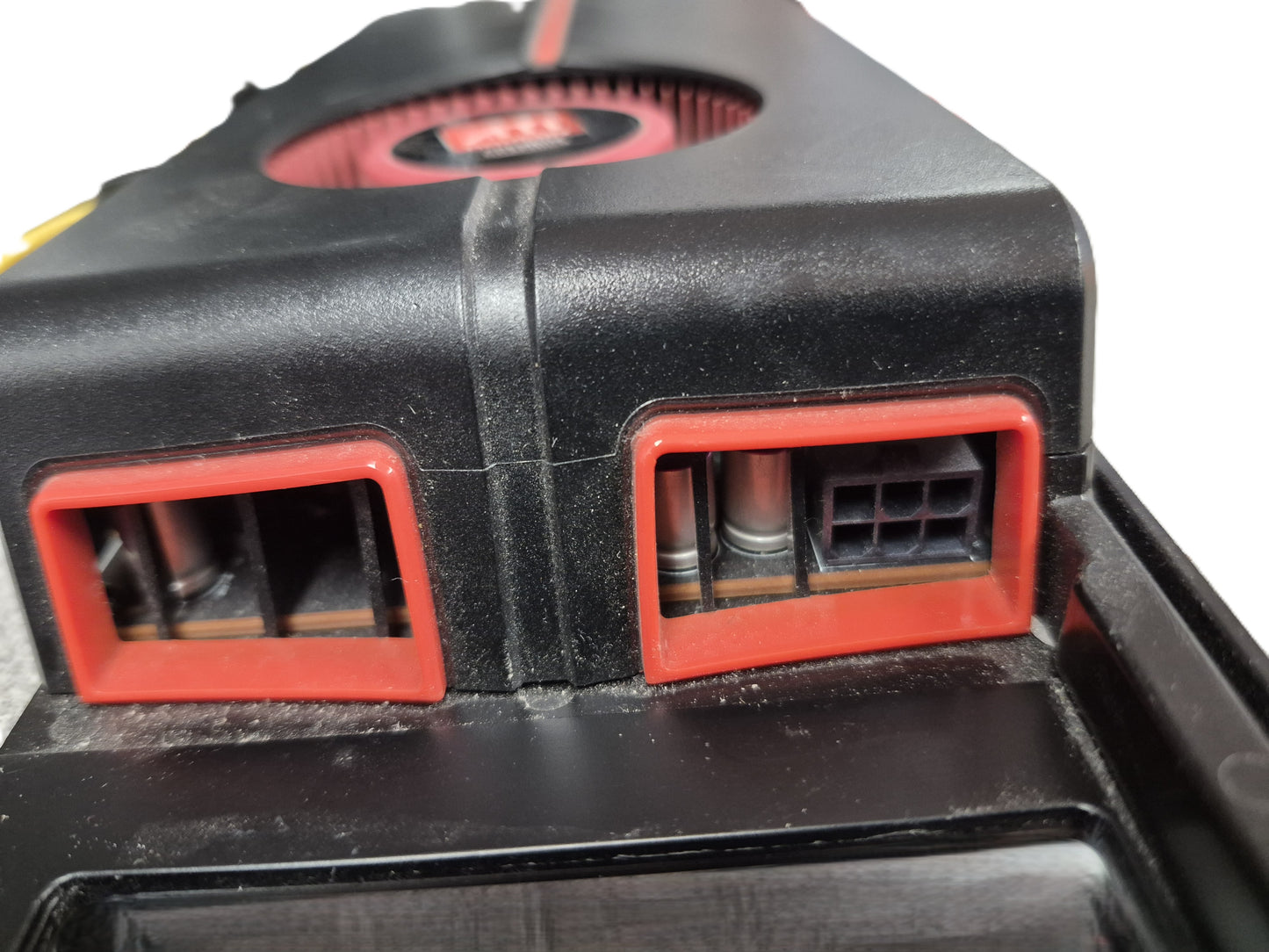AMD Radeon HD 5770 Series — 1 GB GDDR5 — PCIe x16 — DVI / 2x Mini DisplayPort