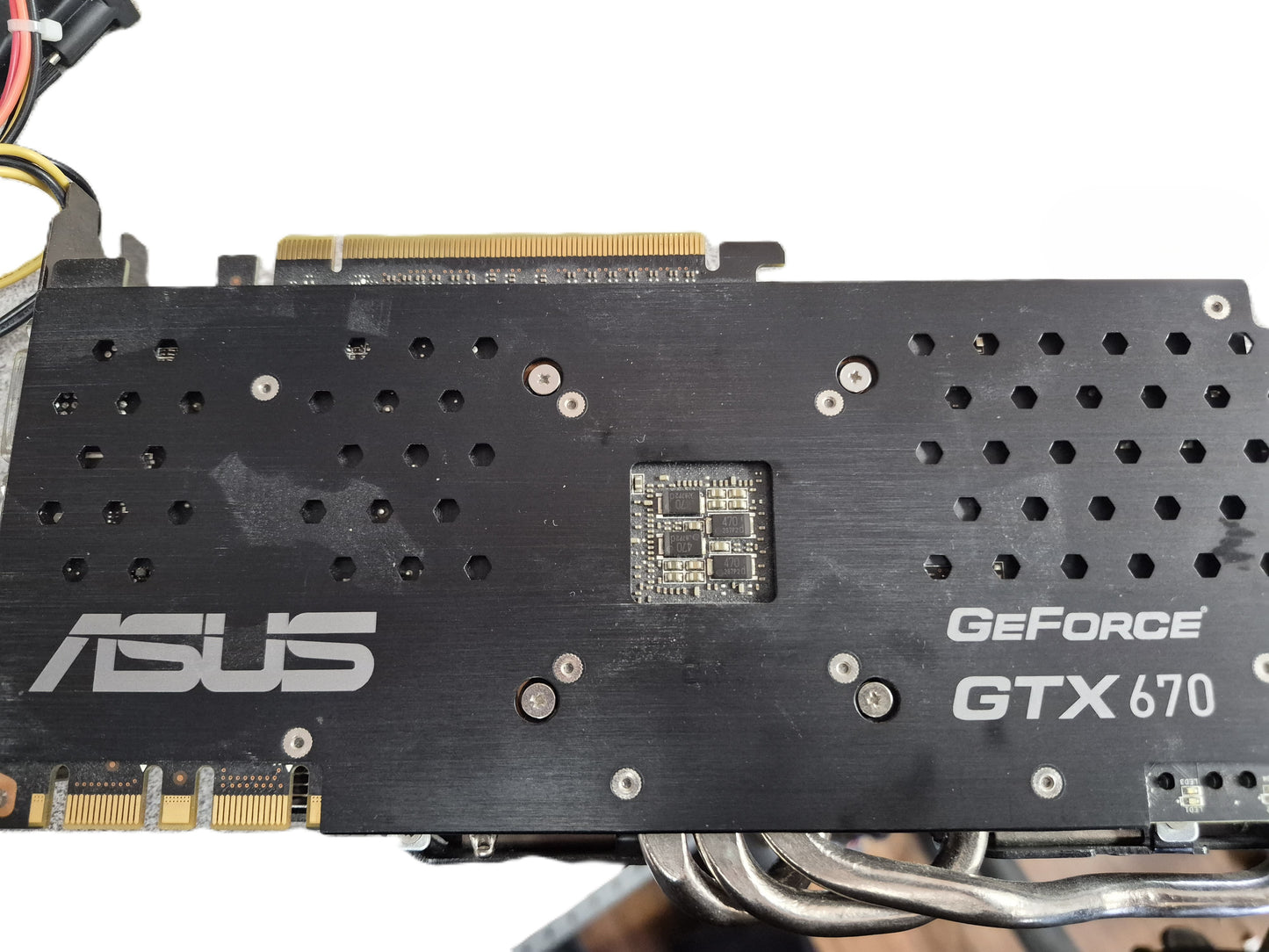 ASUS NVIDIA GeForce GTX 670 — 4GB GDDR5 — PCIe x16 — 2x DVI / HDMI / DisplayPort