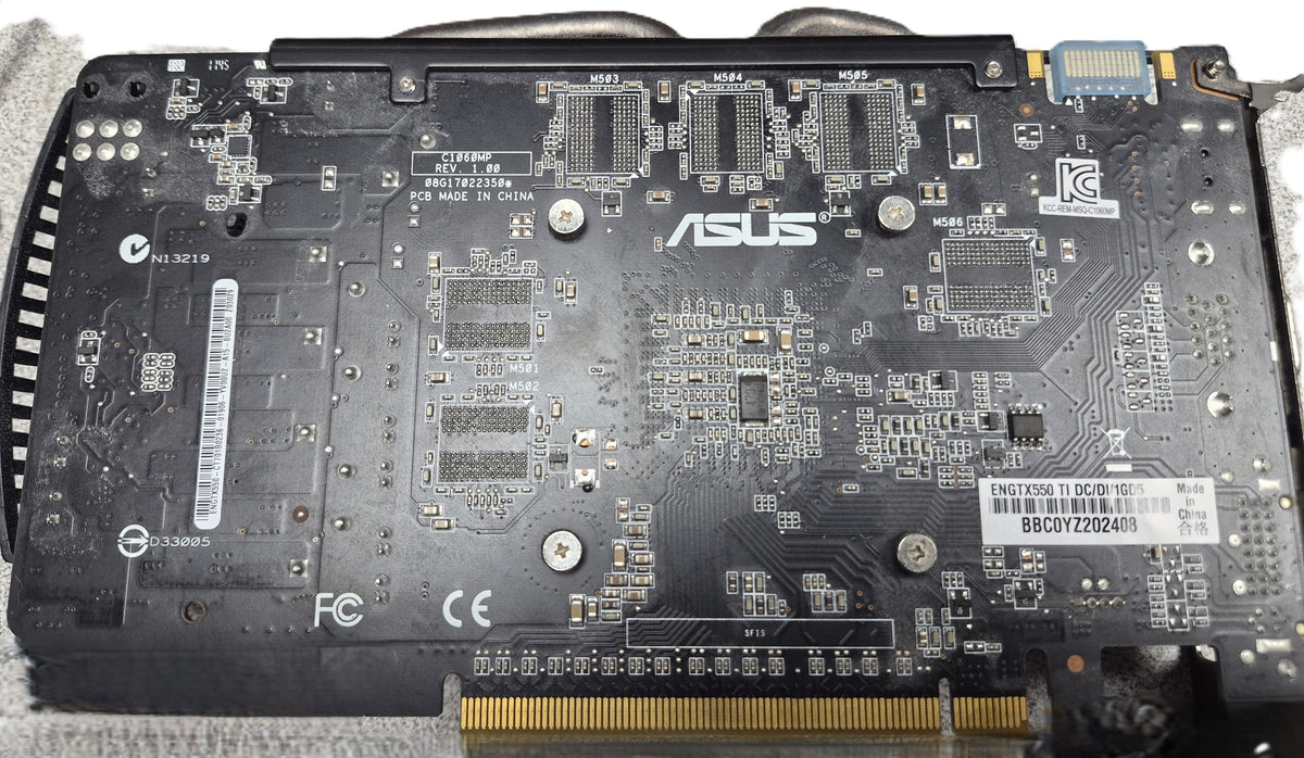 ASUS GTX 550 Ti DirectCU — dos PCB étiquette ENGTX550 TI DC/DI/1GD5, SN BBC0YZ202408, PCB made in China