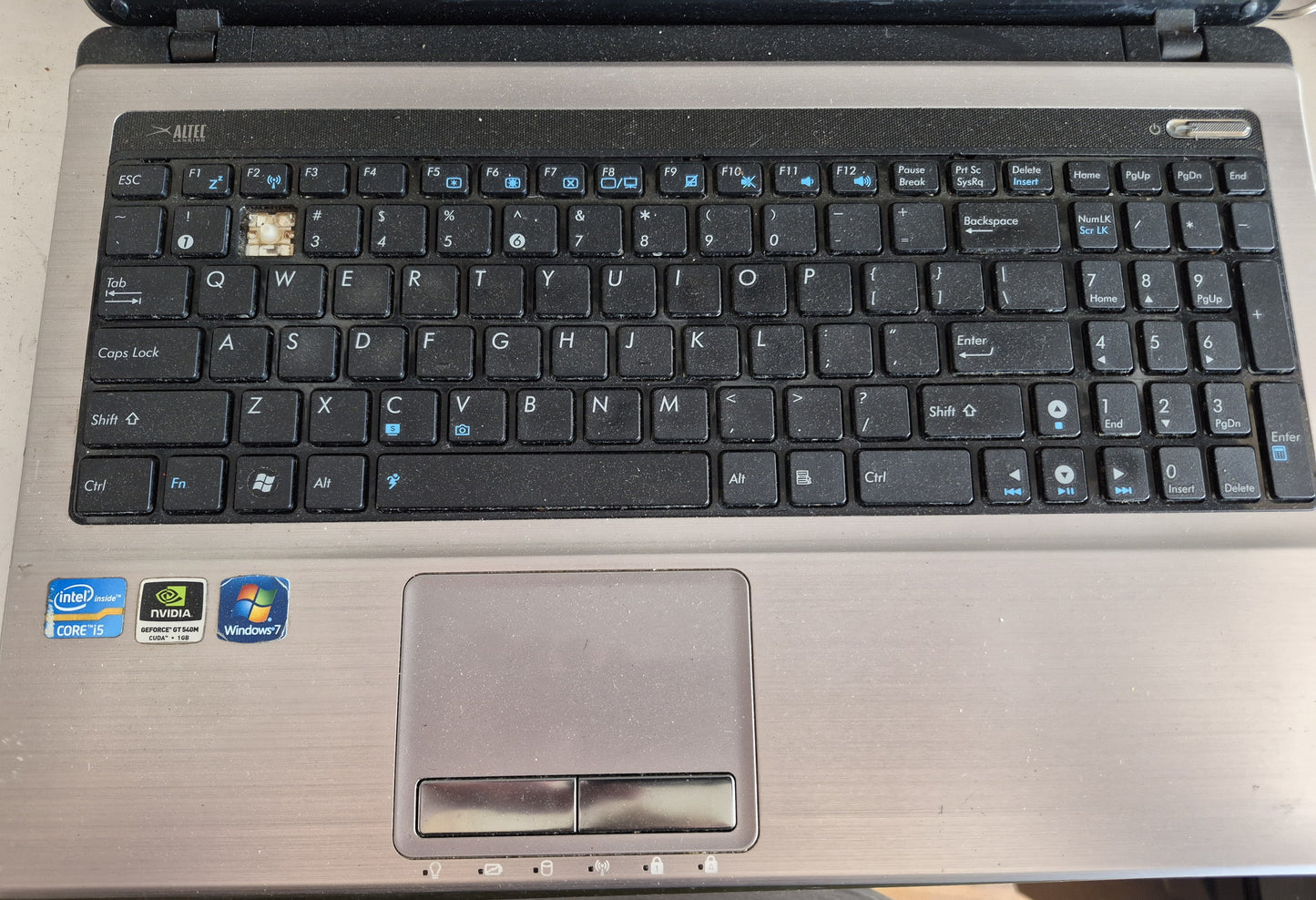 ASUS A53S – Core i5-2410M | 8 Go DDR3 | 128 Go SSD | Windows 11 Famille