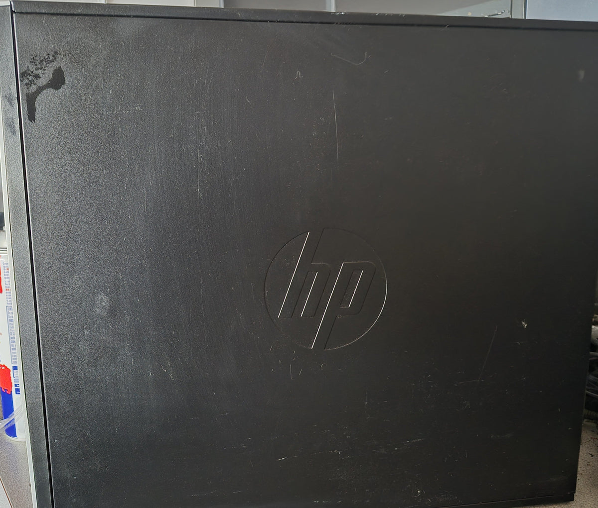HP Compaq 6300 Pro MT — ports arrière USB 3.0, DisplayPort, VGA, Ethernet