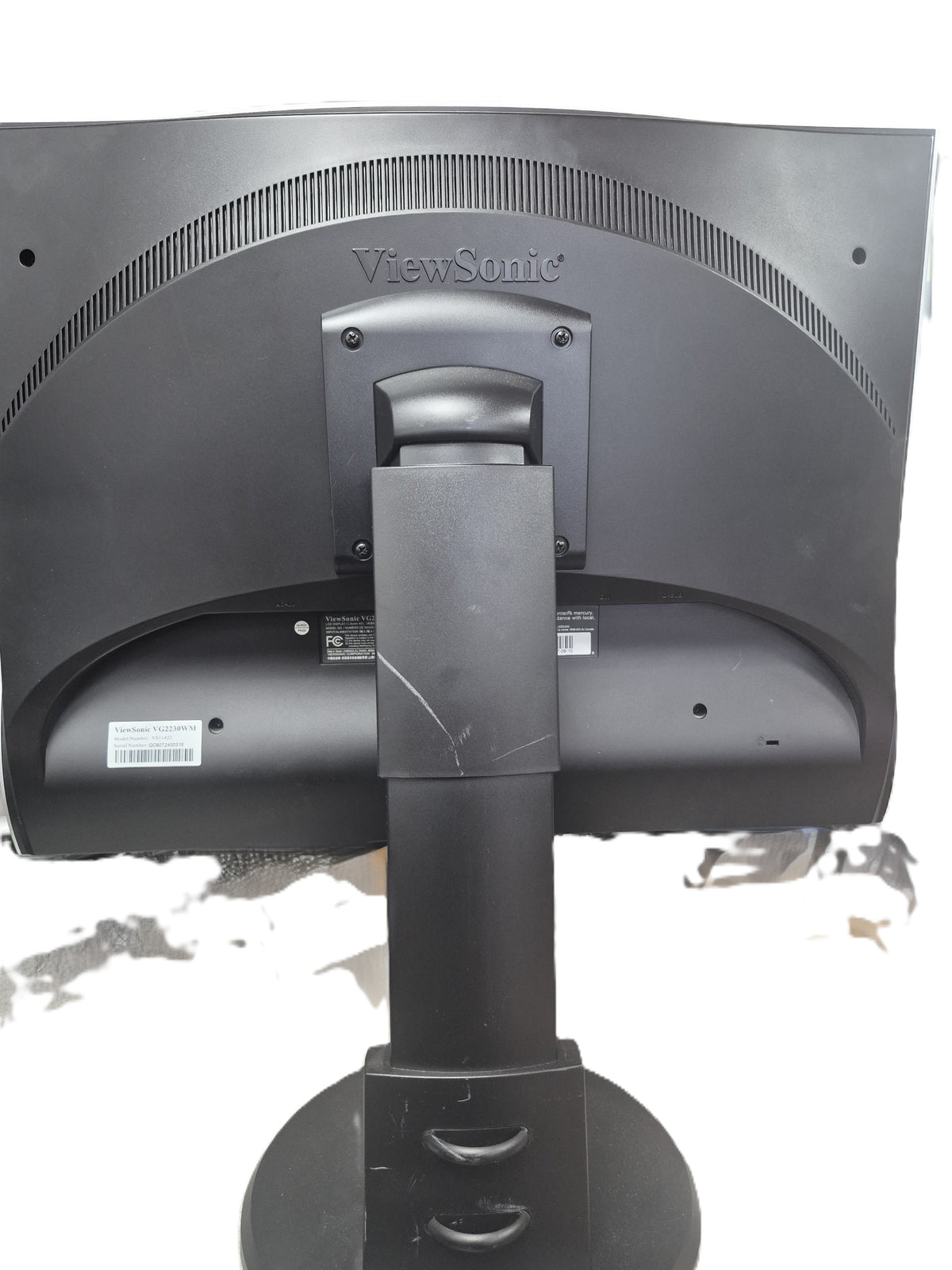 ViewSonic VG2230WM - vue arrière avec pied réglable