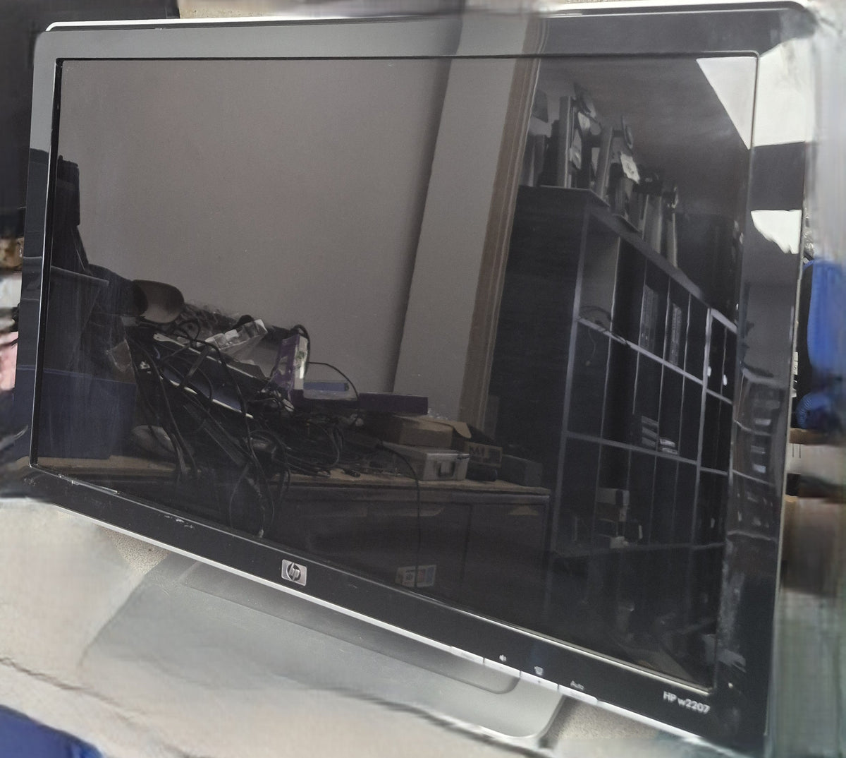 HP w2207 - vue avant écran glossy 22 pouces