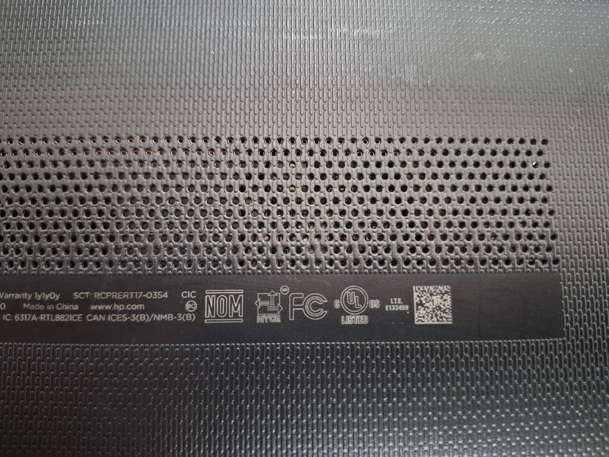 HP 15-db0088ca — vue côté