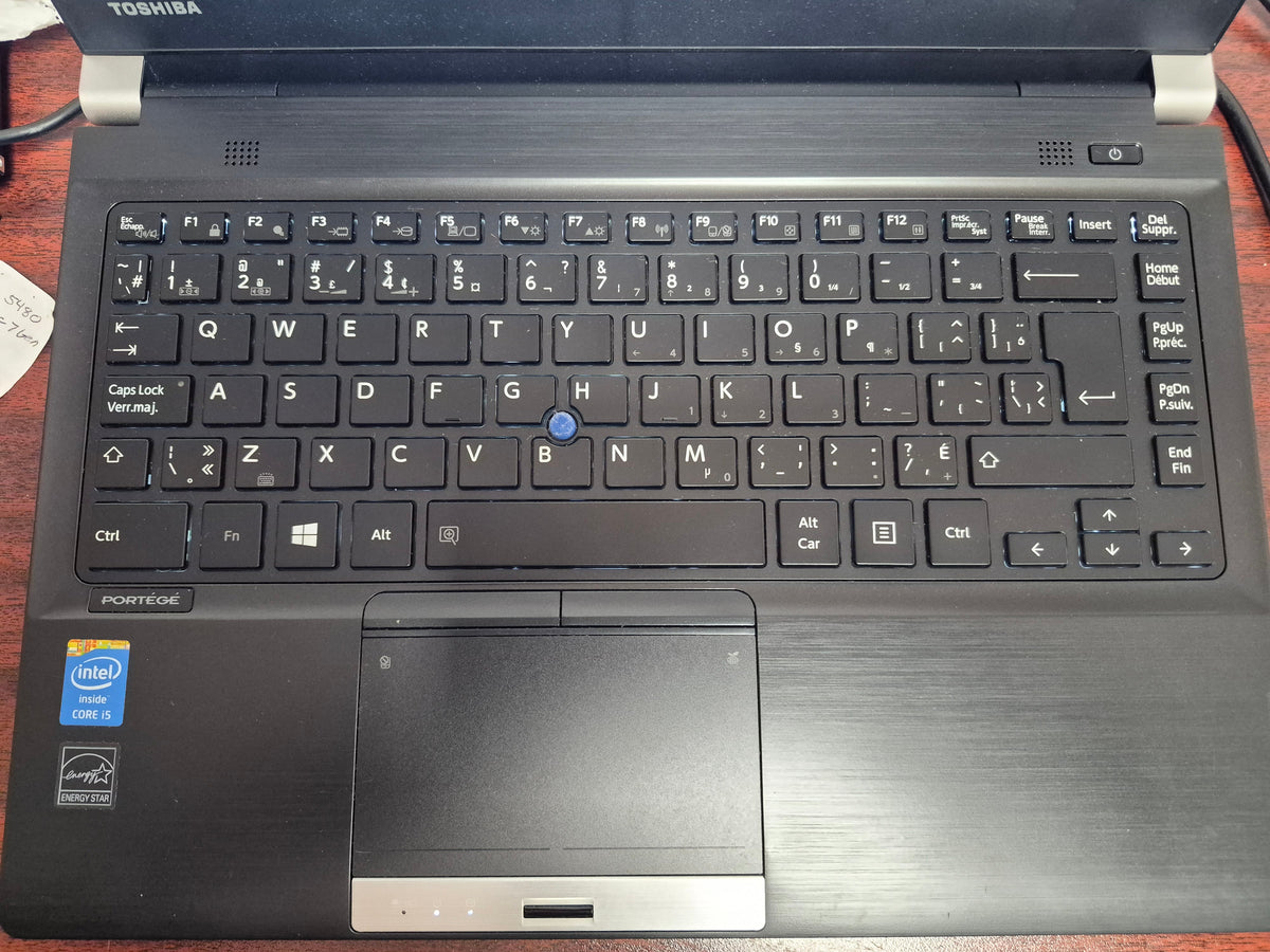 Toshiba Portégé R30-A — clavier QWERTY rétroéclairé blanc 3 intensités, autocollant Intel Core i5, logo PORTEGE