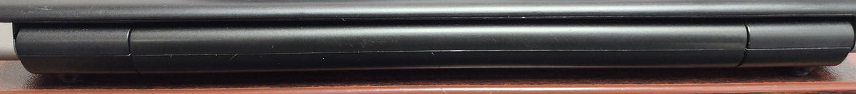 Toshiba Portégé R30-A — couvercle noir avec impact visible en haut à gauche (cerclé) — voir photo