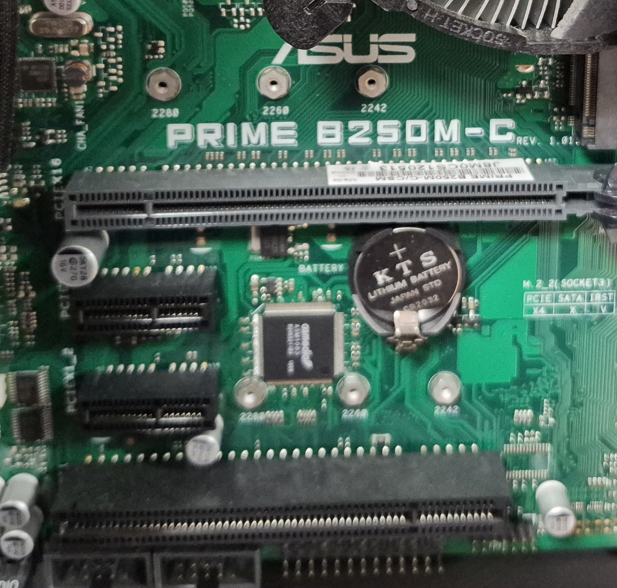 Tour Thermaltake — carte mère ASUS PRIME B250M-C, Core i5-7400, 8 Go DDR4, SSD 256 Go, Windows 11 Pro